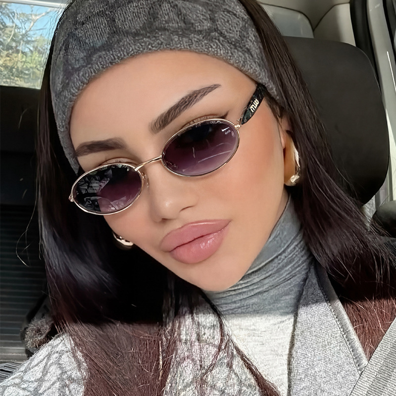 Retro Oval Sunglasses for Women, European and American Y2K Fashion Trendy Stylish Hip-Hop Sunglasses with Metal Frames and Concave Shape