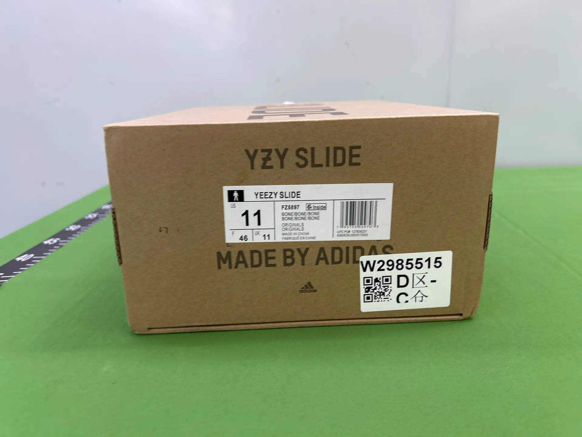Adidas Yeezy Slide Bone FZ5897