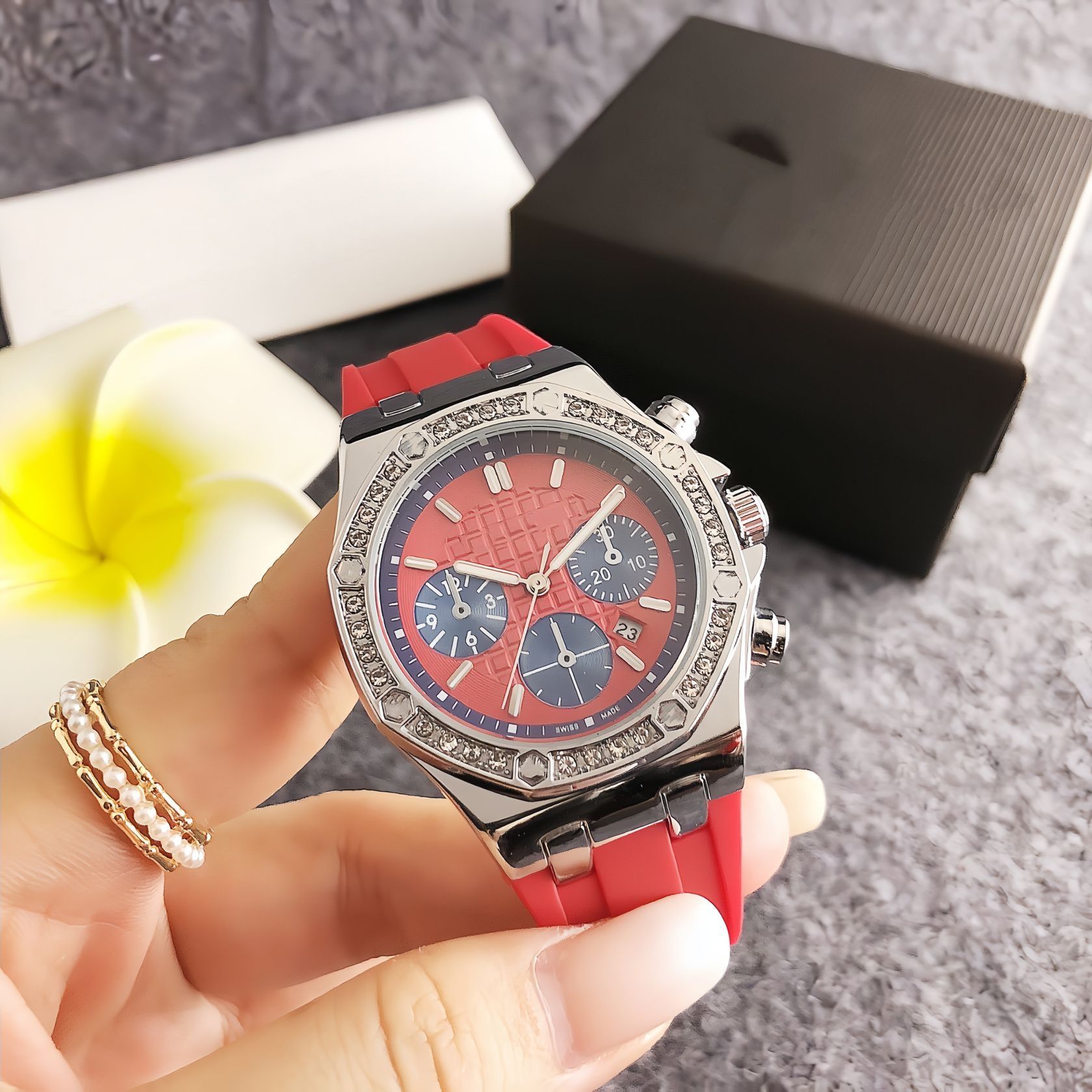 Men's Watch Calendar Business Stylish Trendy Men's Watch Business Three-Eye Six-Pin Dropshipping Quartz Watch QC-foto från 1688 på Qualit.ly