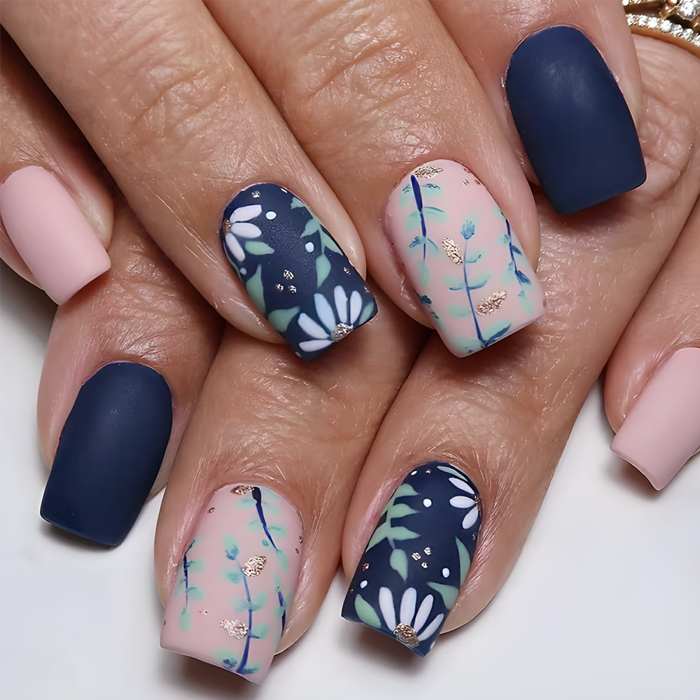 Short Matte Square Nails for Daily Wear, Sweet Lady-Like Petal Glitter Fake Nail Set, 24 Pieces, Removable