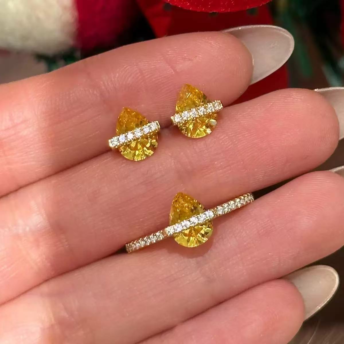 Niche Designer Style Small Yellow Pear Ring and Earring Set, Exquisite and High-End Design, Versatile Women's Index Finger Ring