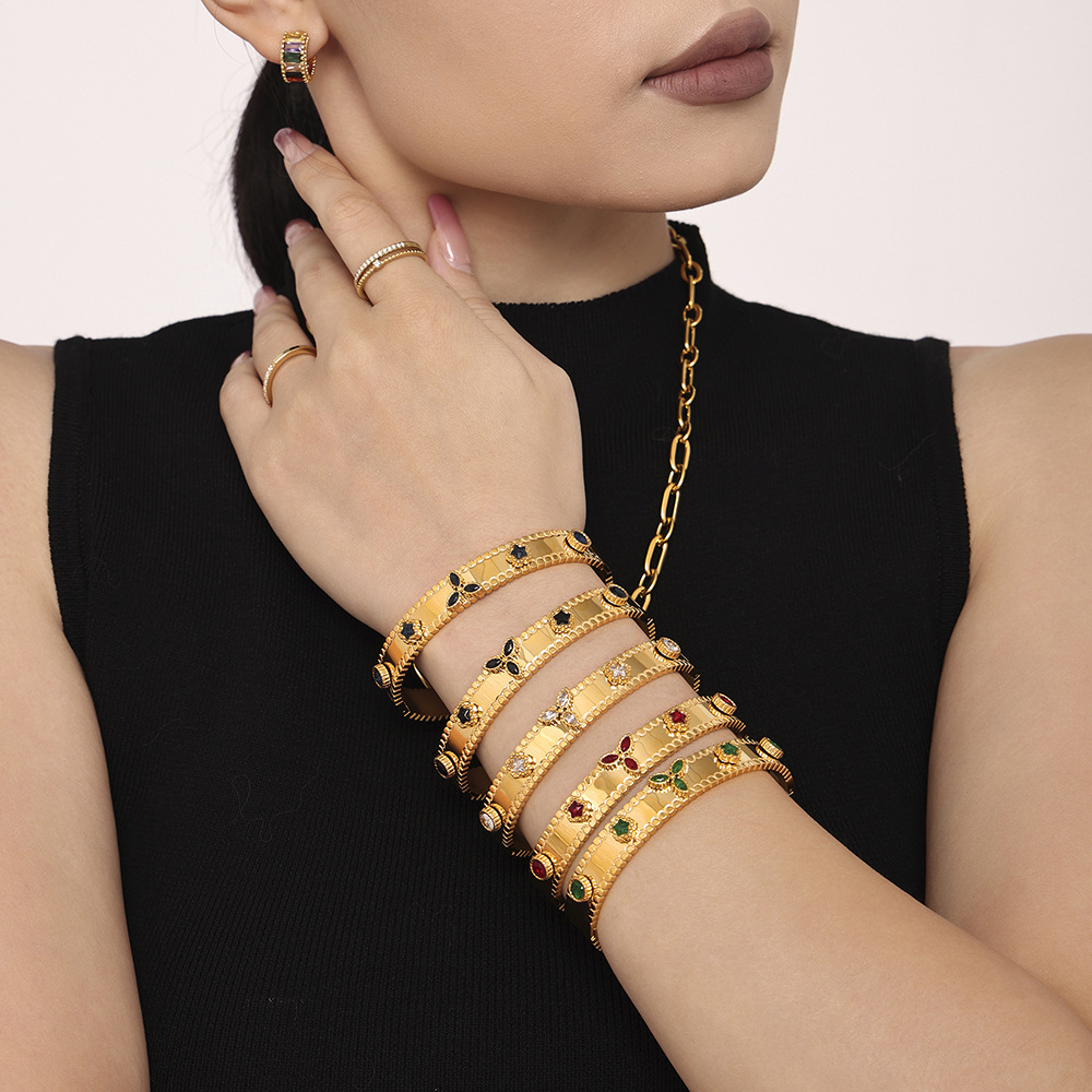 Sugar Cross Border Fashion Clover Zircon Glass Stone Star Snap Bracelet Titanium Steel Plated 18K Gold Ladies Bracelet