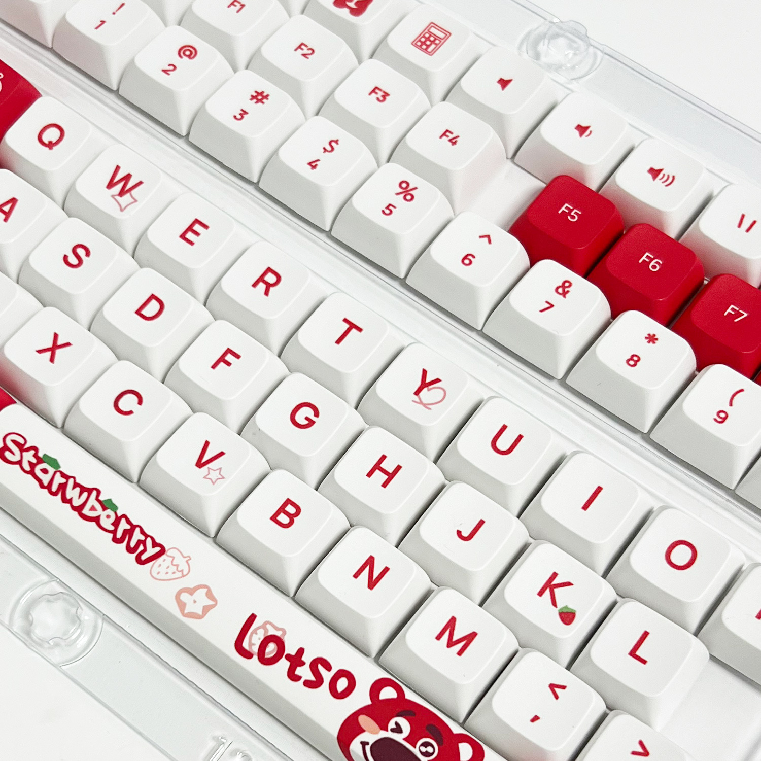 Red Storm personality cute strawberry bear sublimation XDA highly customized 125 key mechanical keyboard keycap