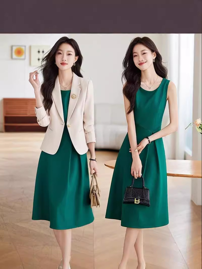 apricot Short Suit Jacket Women's Spring and Autumn High-end Feeling Temperament Goddess Style Casual Autumn Clothes Korean Small Suit Top