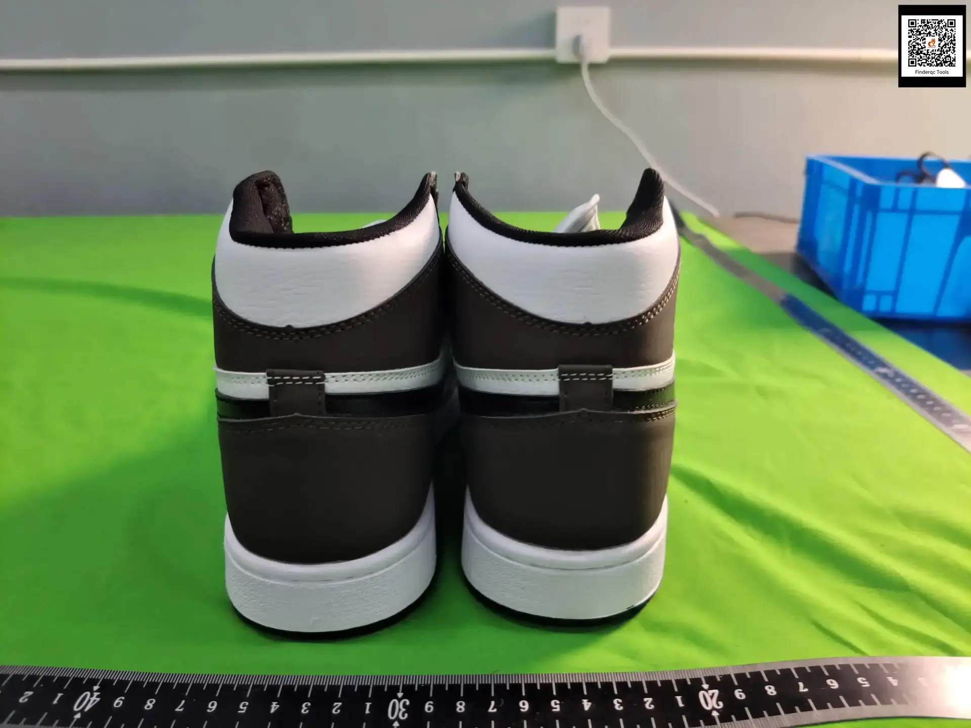 Air Jordan 1 High OG Dark Mocha