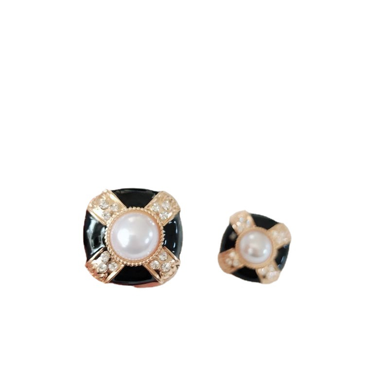 Factory supply black ear clip enamel gem diamond irregular ear clip oumala retro court ear clip