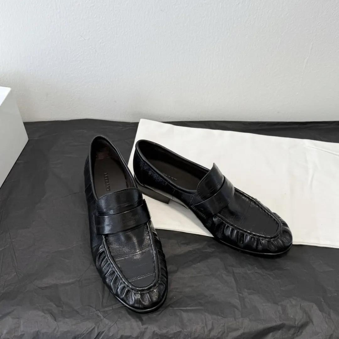 In Stock~Eel Skin Loafers for Women, New Spring/Summer Casual Shallow Flat Shoes, Minimalist Style Small Leather Shoes for Commuting