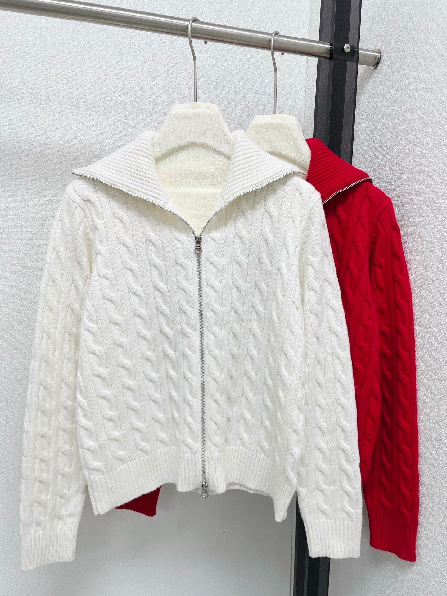 High-End Old Money Style Small Horse Embroidery Large Lapel Knitted Cardigan 25 Autumn/Winter New Twist Pattern Double Zipper Sweater Coat