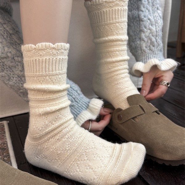 Thickened Japanese-Style Retro Hollow-Out Wool Mid-Calf Socks for Women, Mid-Calf Slouch Socks, Autumn and Winter Warm Socks to Pair with Boots