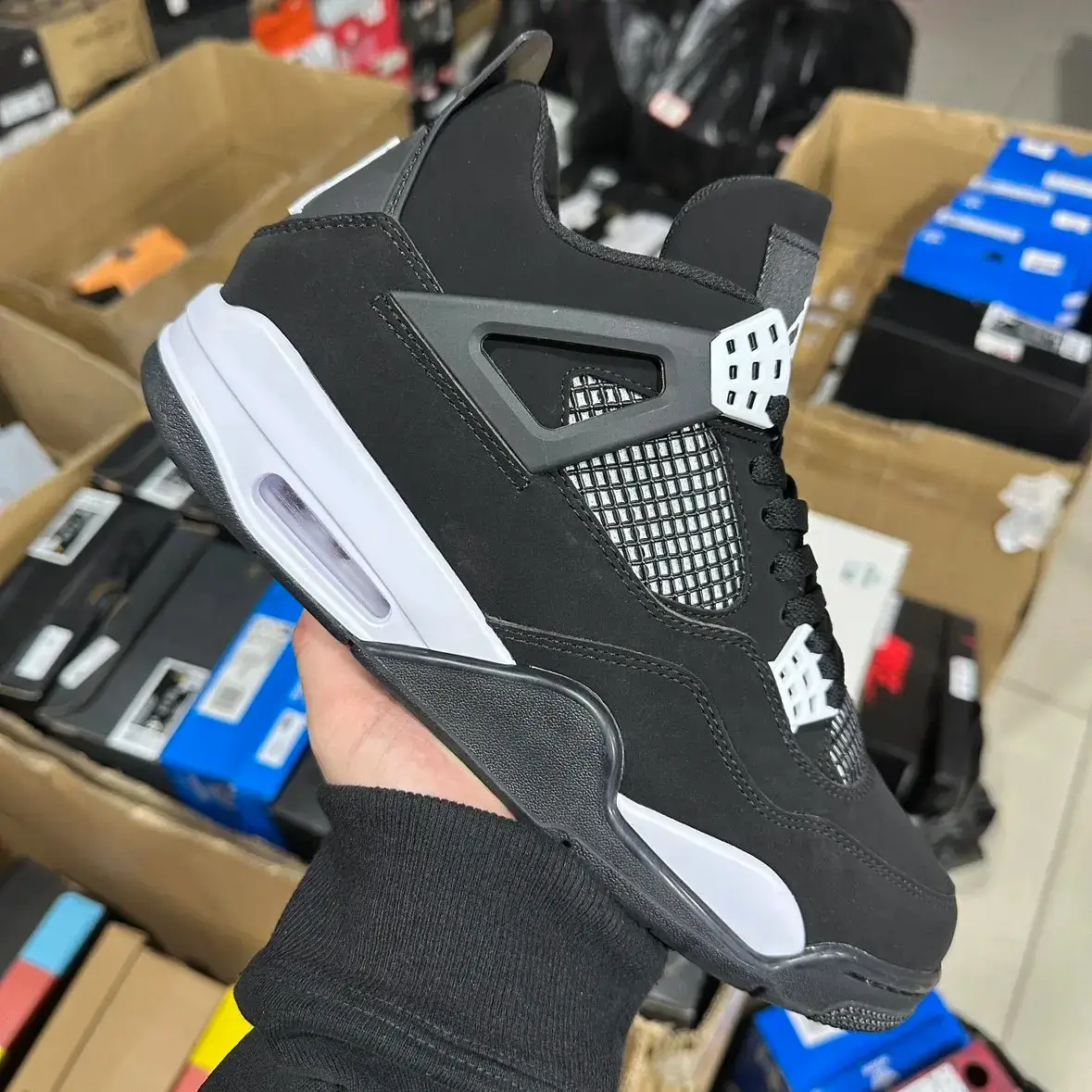 K版学生党福利特价，版型很好放心入，物超所值，Jordan Air Jordan 4 Retro "White Thunder" 皮革 简约舒适 防滑 中帮 复古篮球鞋 男女同款 黑白
