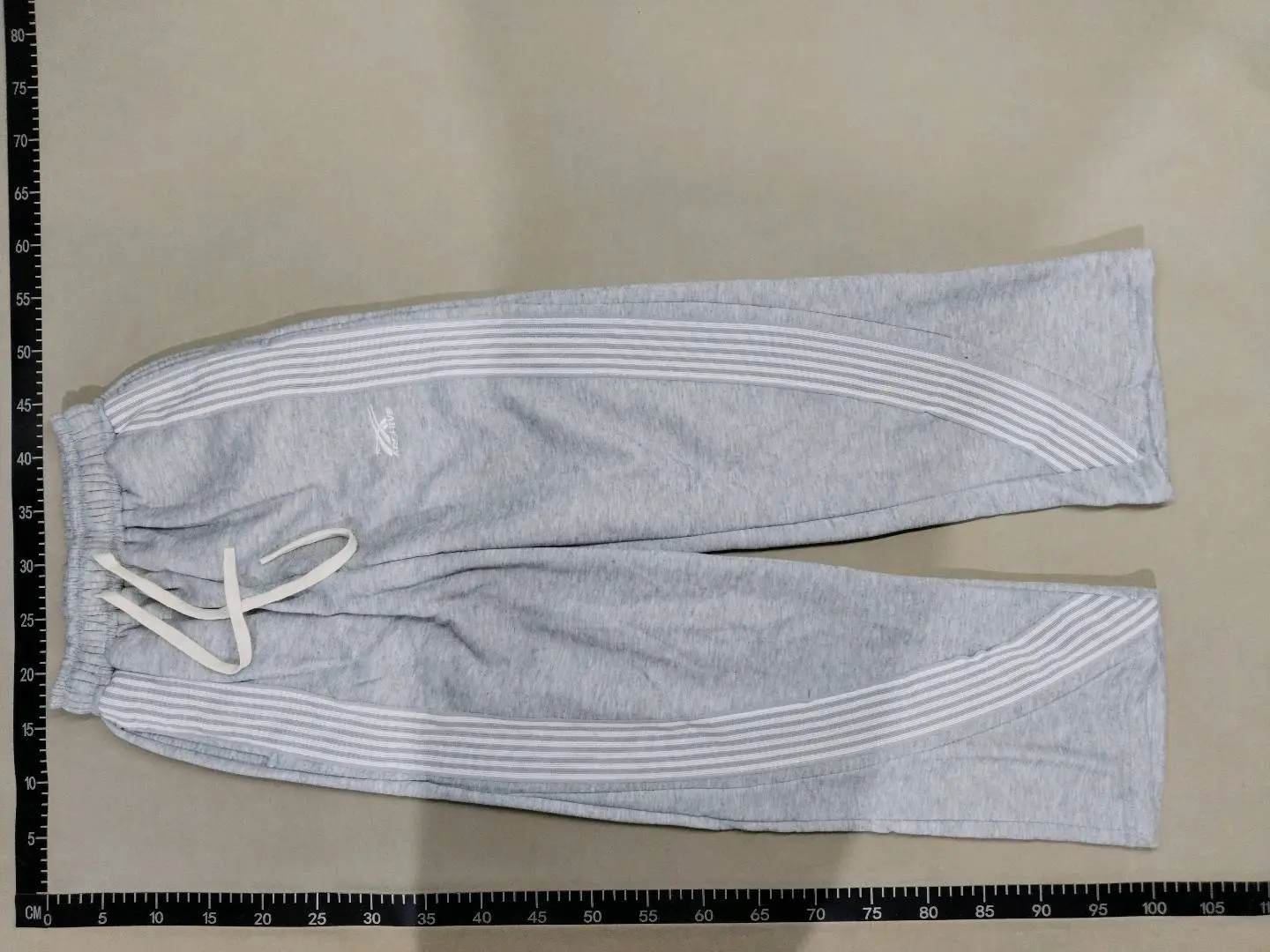 Reebok Men's Grey Casual Sports Pants