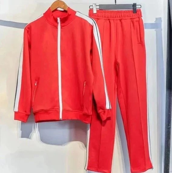 P运动套装衣服和裤子