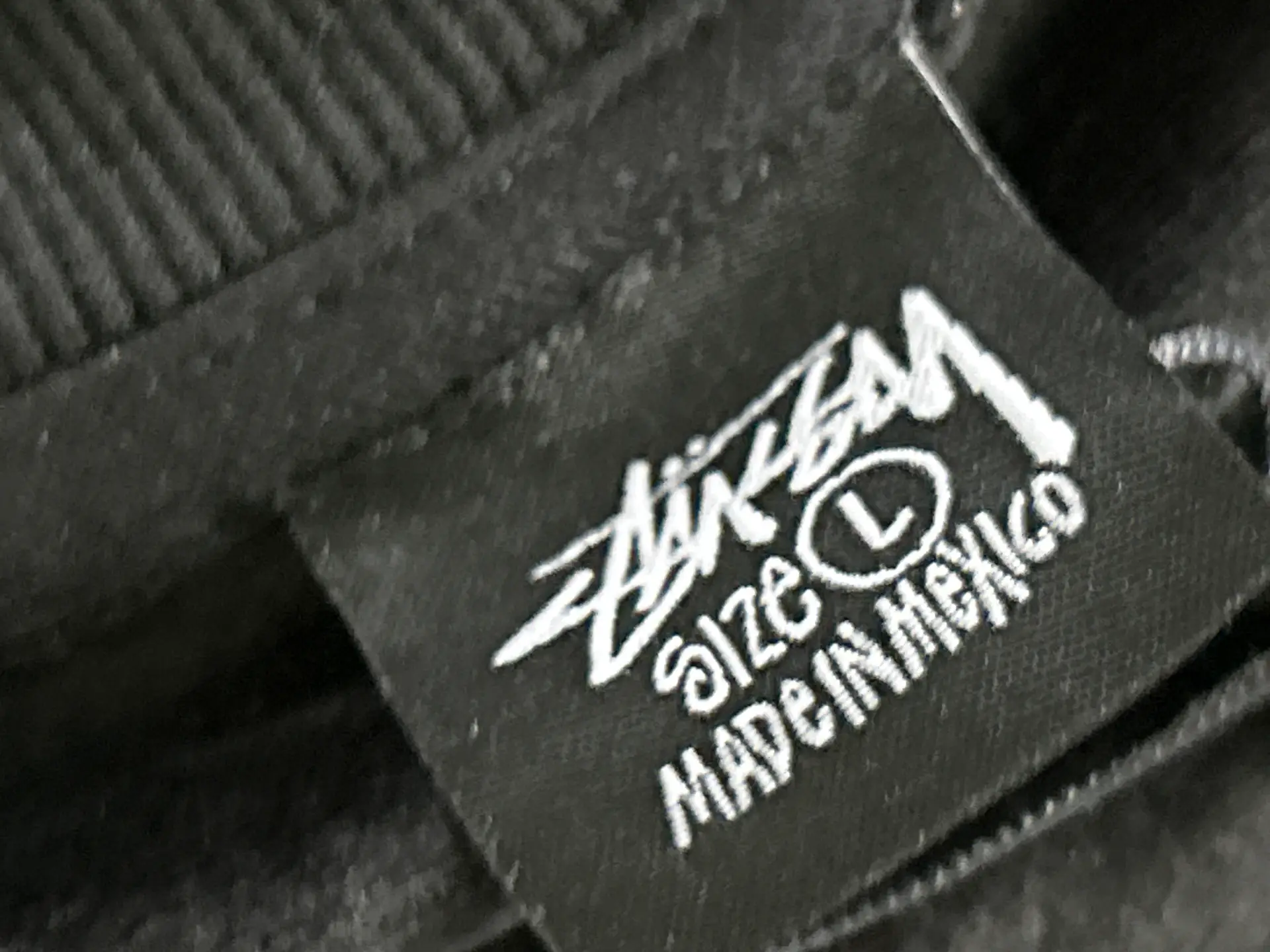 [Padded] on behalf of the 24 new American tide black and white round neck sweater foreign trade cross-border men and women with the same paragraph
