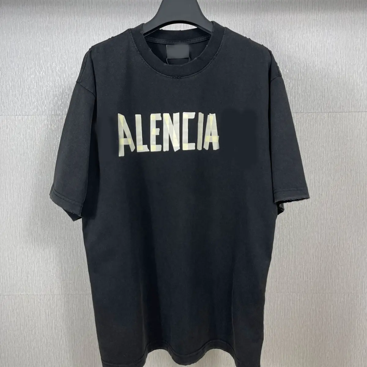 2023 Summer Paris Tape Washed and Ratched Old Short-sleeved Crewneck T-shirt Casual Half-sleeved T-shirt for Men and Women Couple