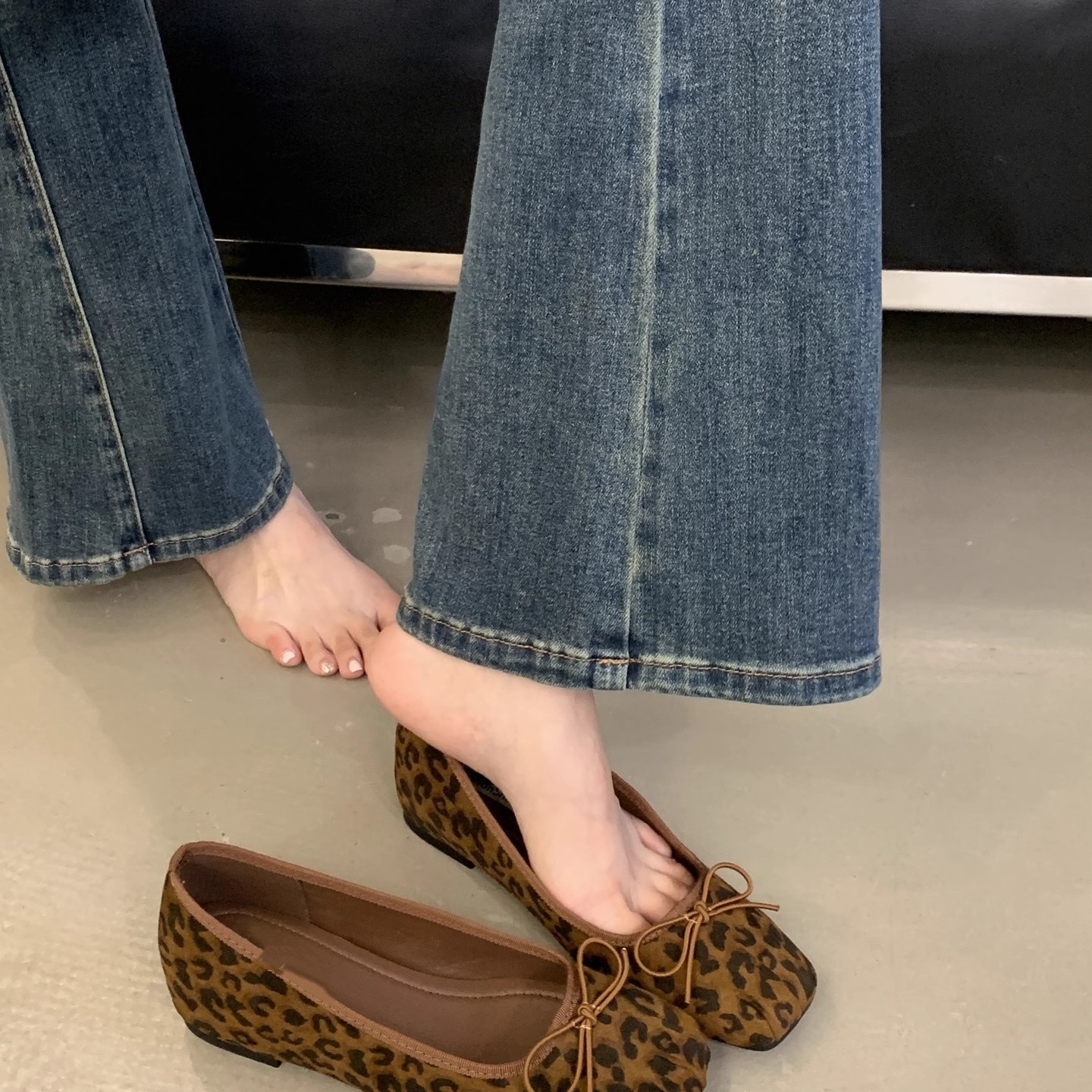 French-Style Retro Bow Leopard Print Shallow Ballet Flats for Women, Spring and Autumn 2026 New Slip-On Granny Shoes