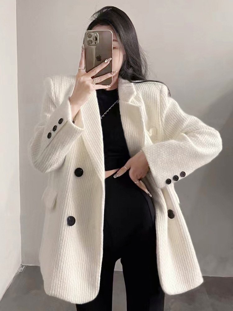 2026 Spring New Korean Style Small Suit Jacket with a High-End Feel, Corduroy Casual Loose White Blazer for Women, Suitable for Spring and Autumn