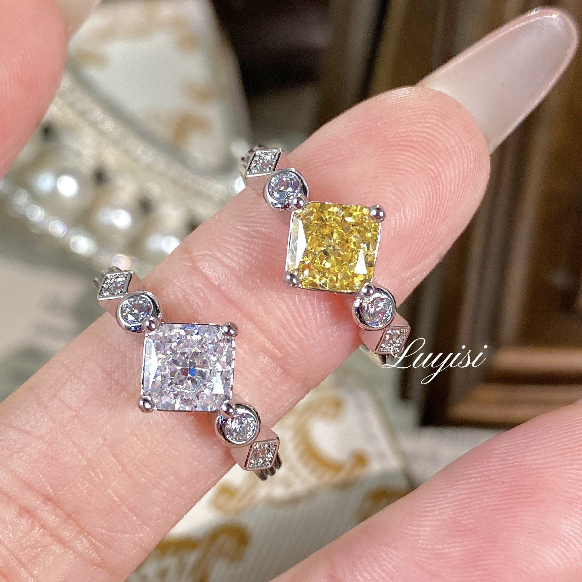 New Fashion Princess-Cut Diamond Ring with Goose Yellow Ice Flower Cut, High-End Dazzling Small Square Diamond Stackable Ring for Women