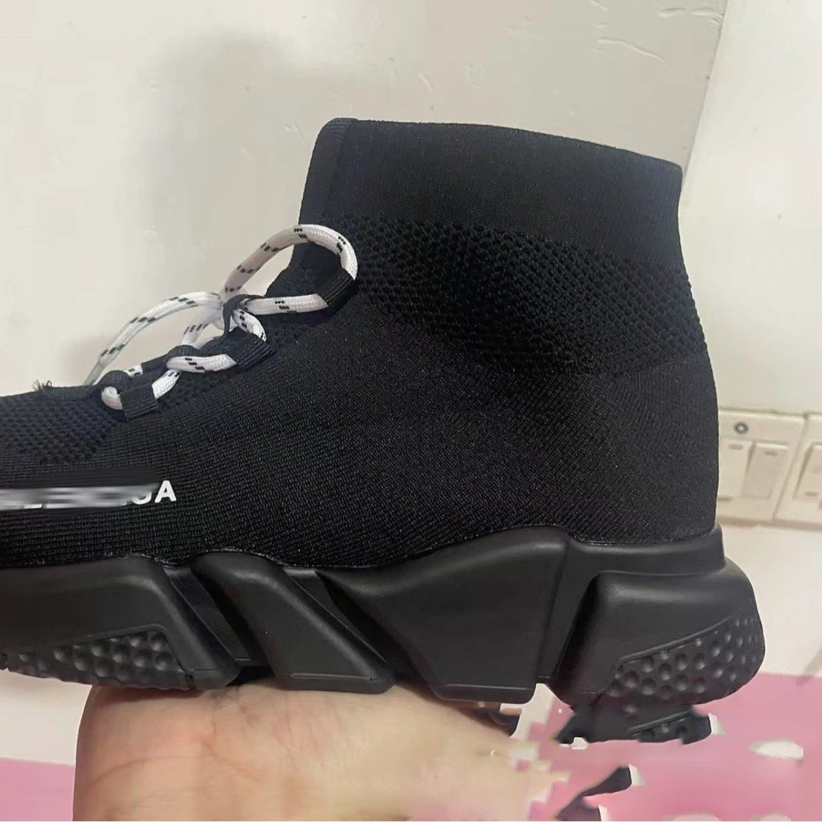 BALENCIAGA