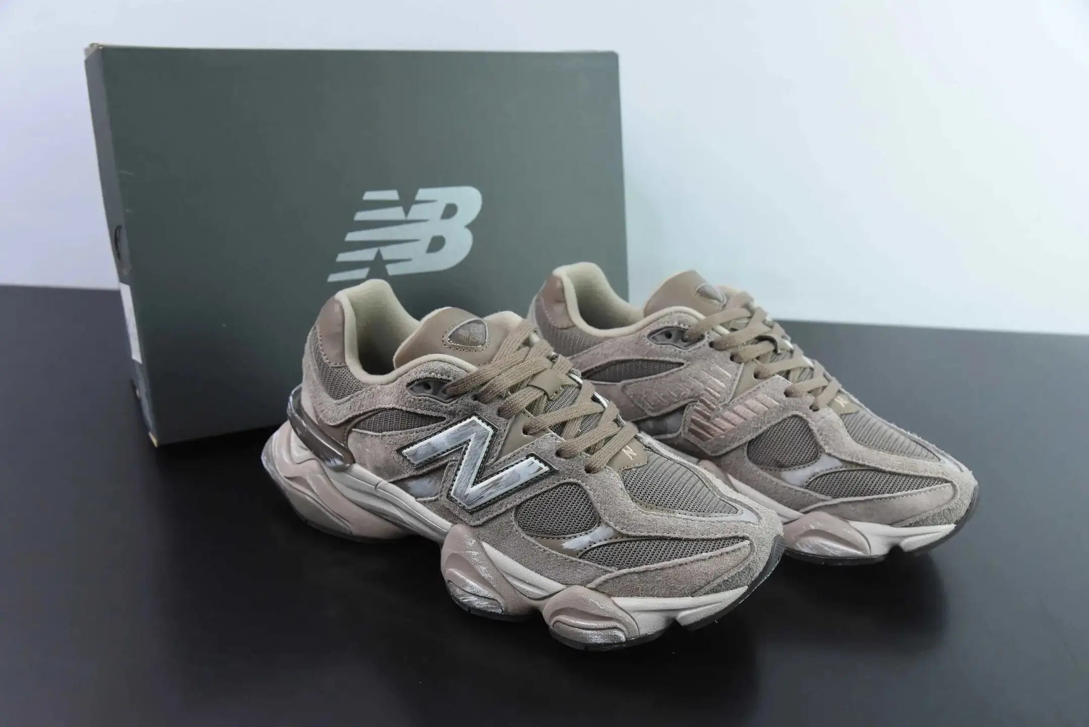 New Balance 9060 Grey