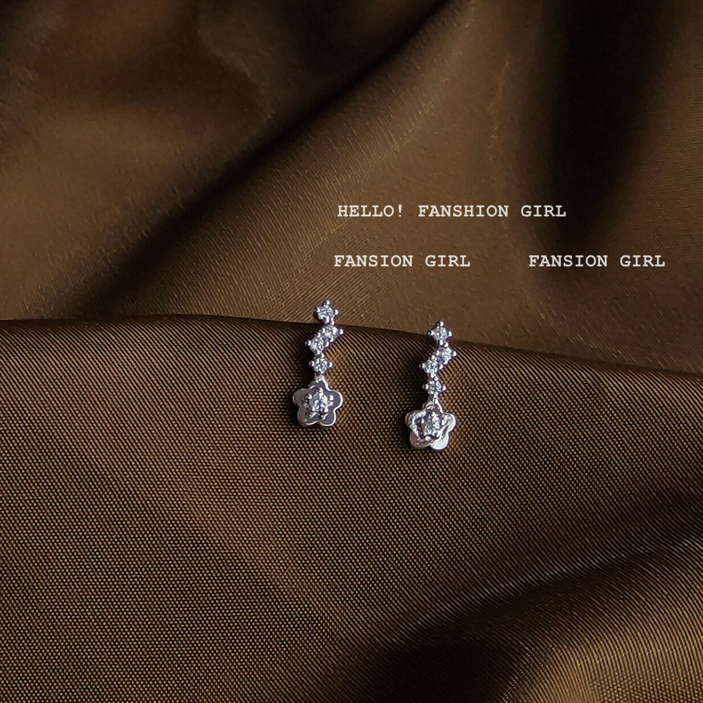 Mini Zircon Flower Stud Earrings for Women, Silver-Plated, Silver Color, Korean and Japanese Style, Everyday Wear, Trendy Earrings, Jewelry