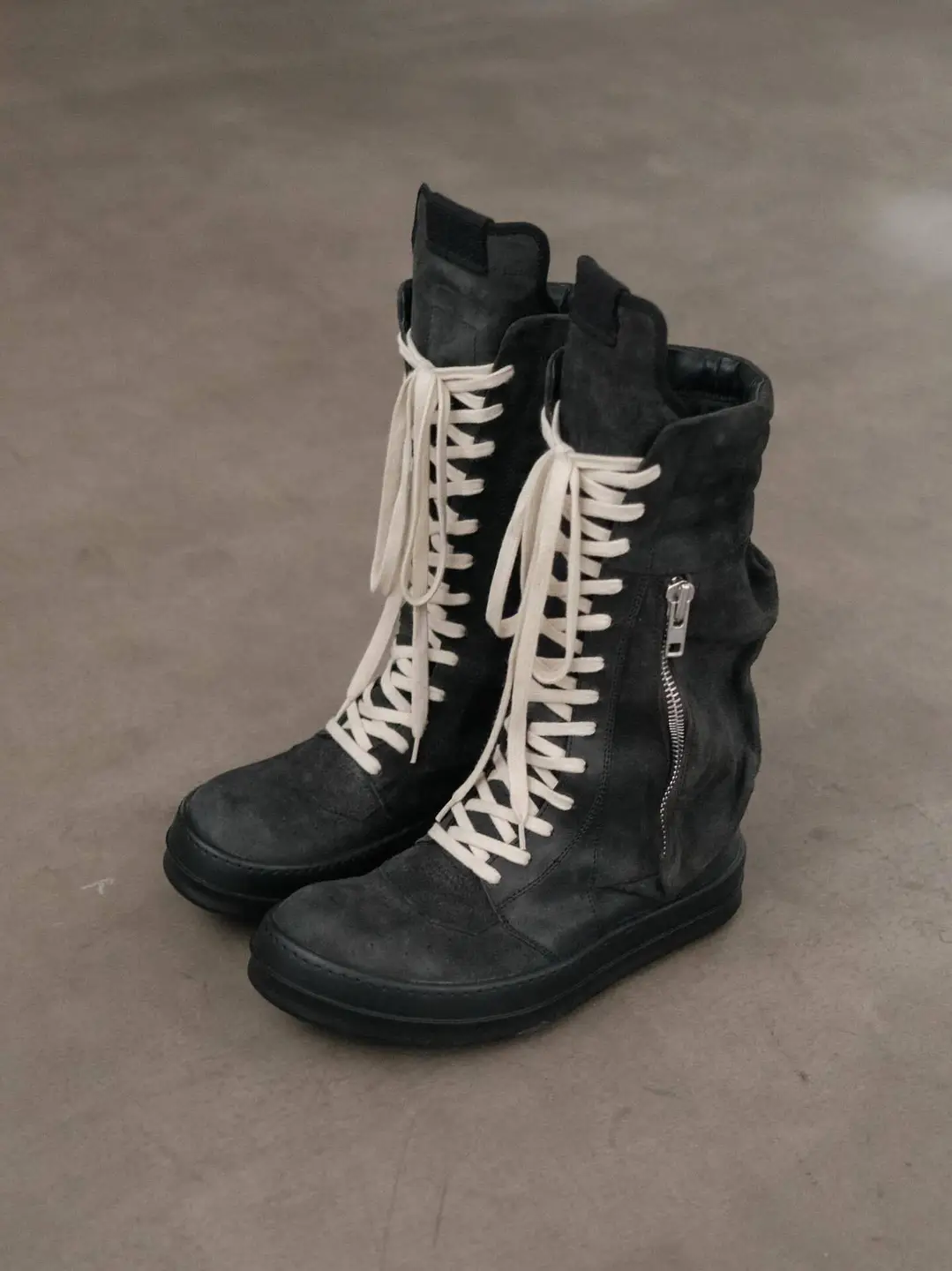 Dark Retro Suede High-Top Shoes for Women, Pocket Biker Boots, Mid-Calf Lace-Up Riding Boots, Genuine Leather Short Martin Boots