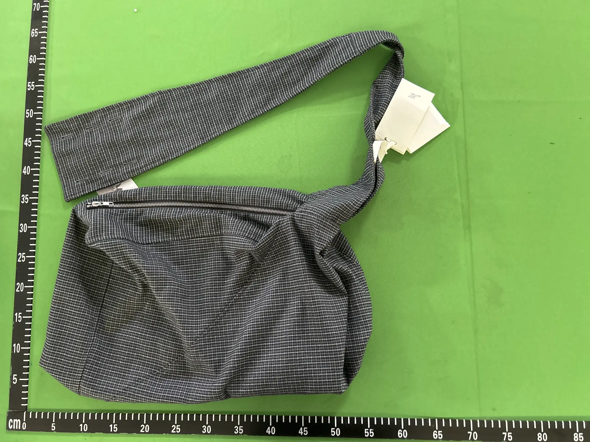 JCAESAR HOBO BAG plaid wandering bag with twisted hollow structure, lightly brushed, large shoulder strap, diagonal span