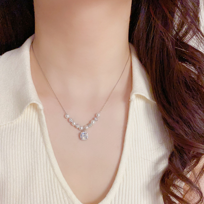Light Luxury Retro Fashion Versatile Super Shiny Glass Bead String Diamond Ball Sugar Cube Necklace High-End Xiaohongshu Cross-Border Jewelry