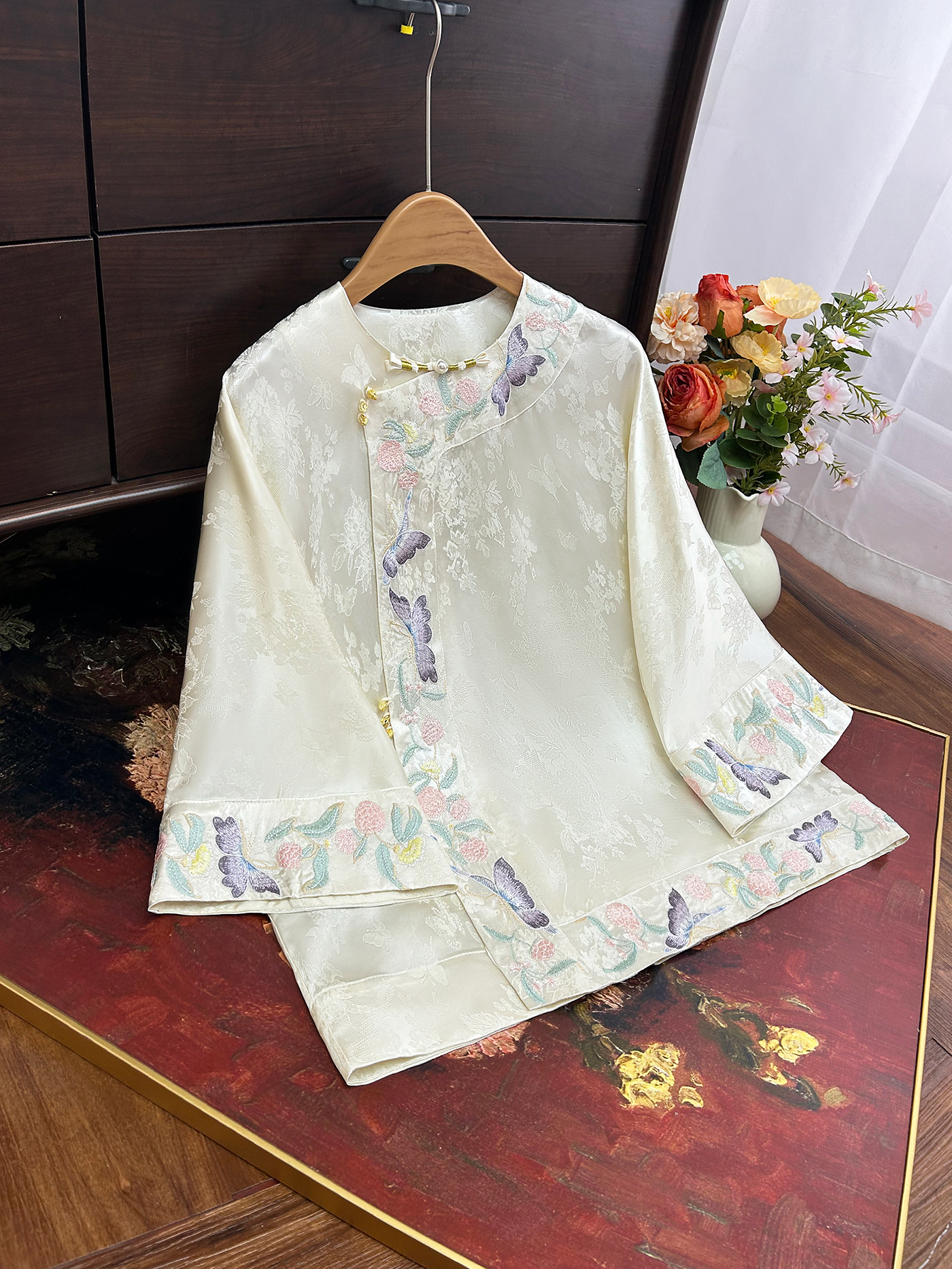 New Chinese Style Oblique Placket Retro Embroidered Shirt 2025 Summer New Style National Style Top Western Style Slim Look Sag Shirt