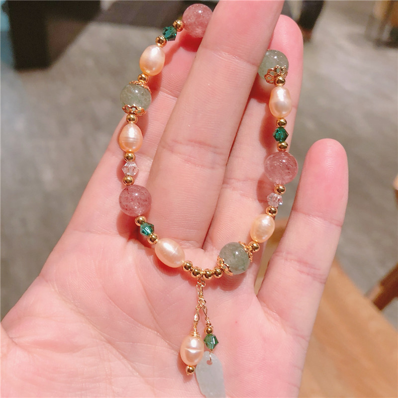 Korean style fresh strawberry green hair crystal contrast fresh water pearl simple bracelet bracelet jewelry wholesale
