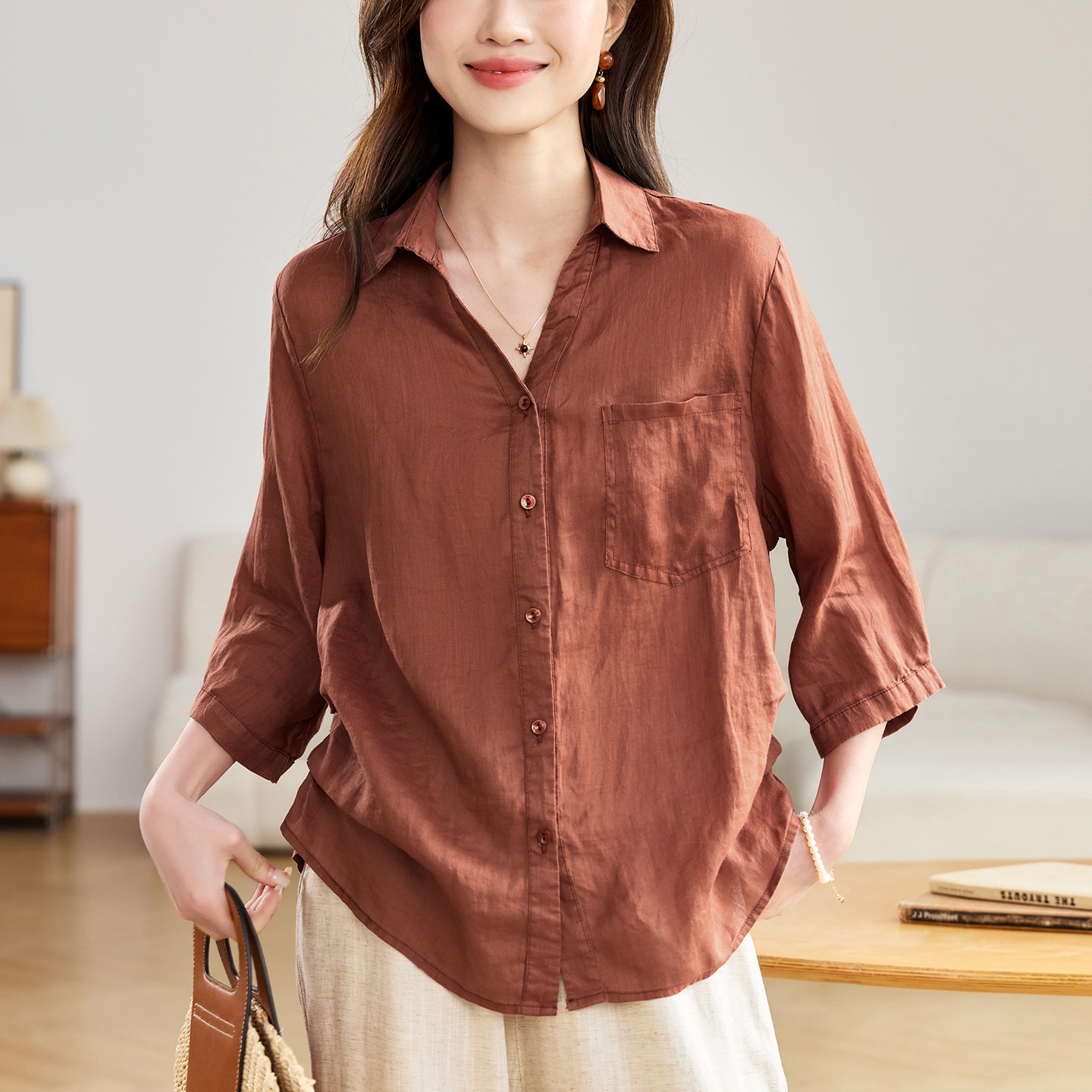 Vintage Artistic Three-Quarter Sleeve Ramie V-Neck Shirt for Women, Spring/Summer, Middle-Aged Mom, High-End Feel, Plus Size, Thin Linen Top