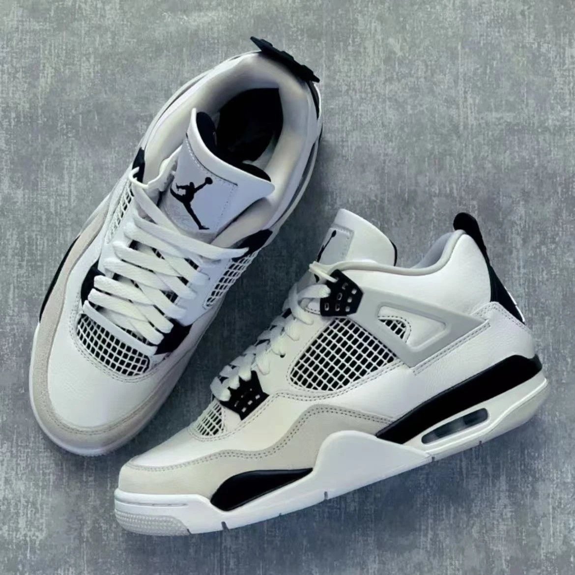 Air Jordan 4