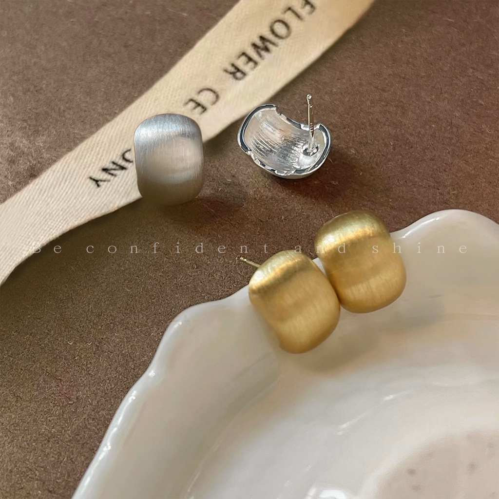 Advanced sense ~ brushed dumb gold silver pin earrings simple temperament Joker small earrings factory fashion earrings wholesale