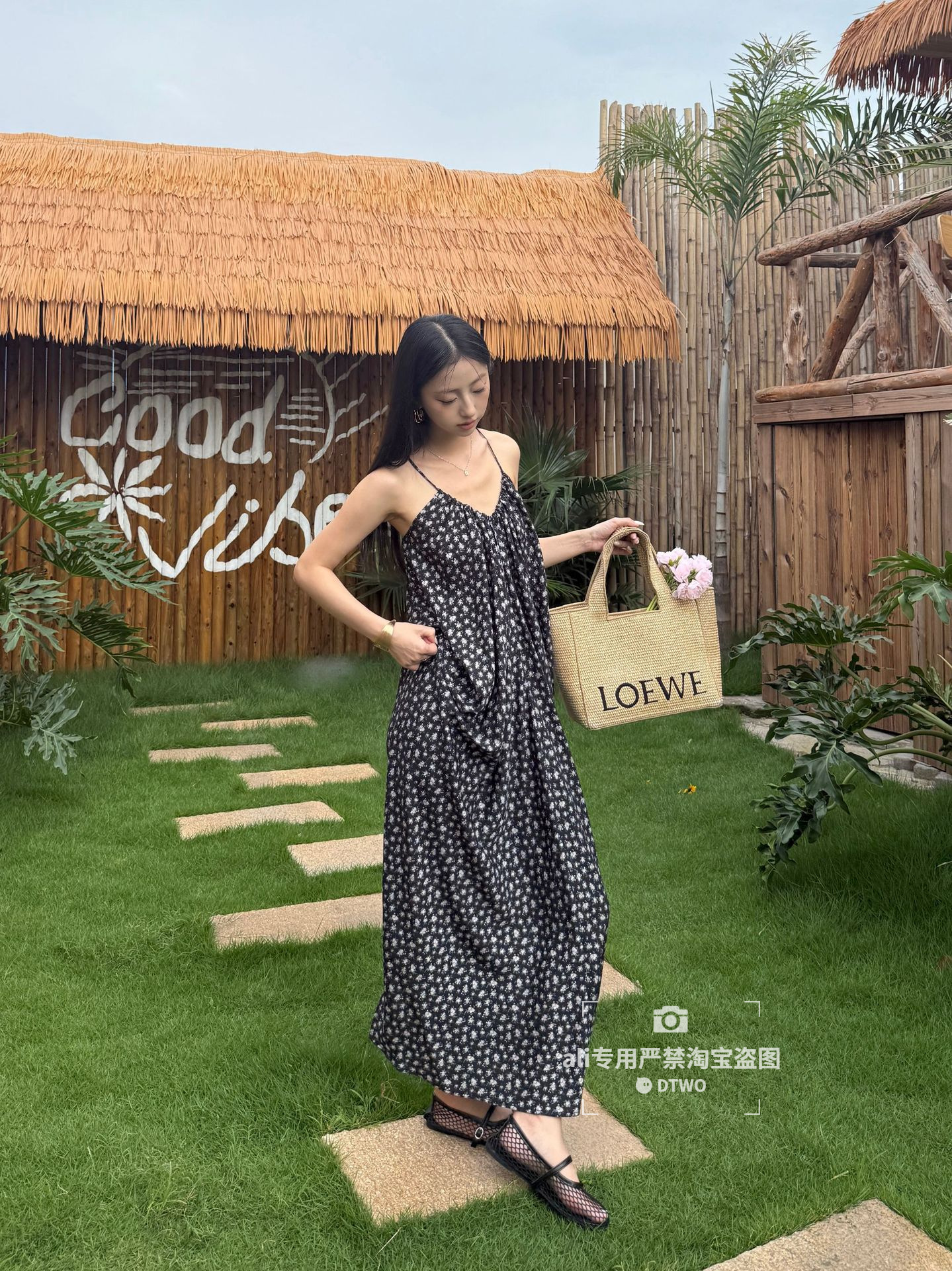 Dtwo Spring/Summer New Original Design Thirteen Lines Women's Clothing Wholesale Resort Style French Strap Dress
