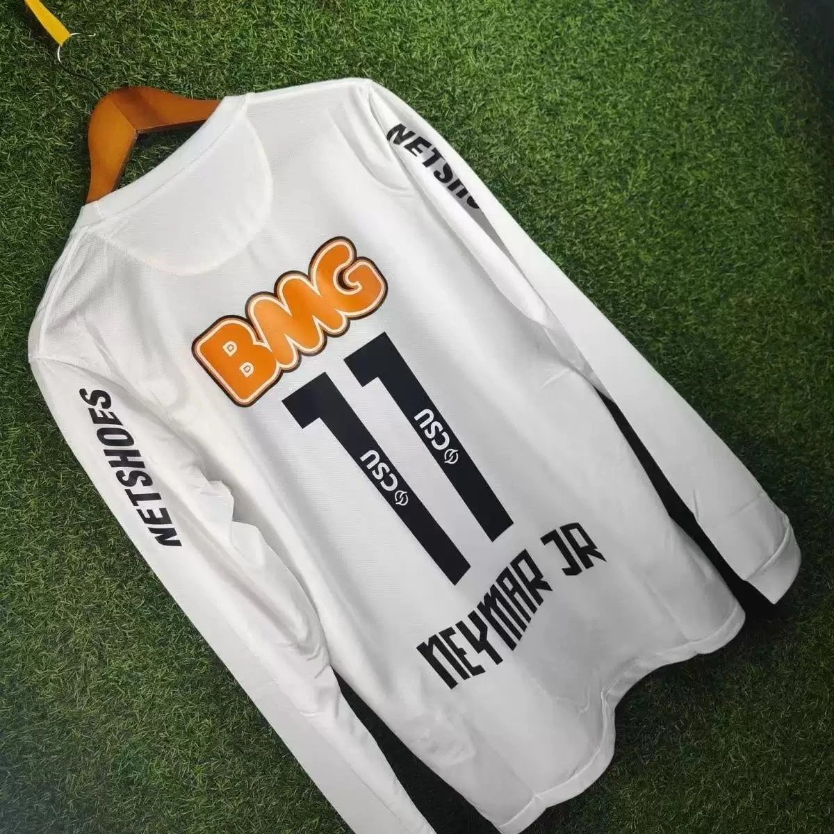 Neymar football uniform