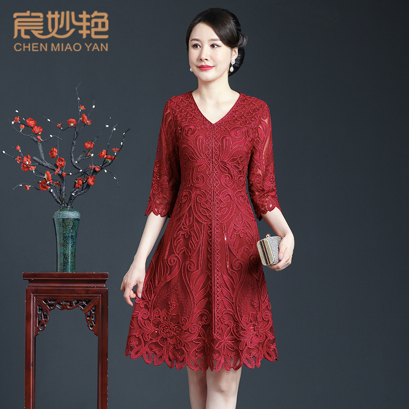 Middle-aged and Elderly Women's 2023 Spring New Lace dress Mid-length V-neck Wedding Dress Mother's Large Dress