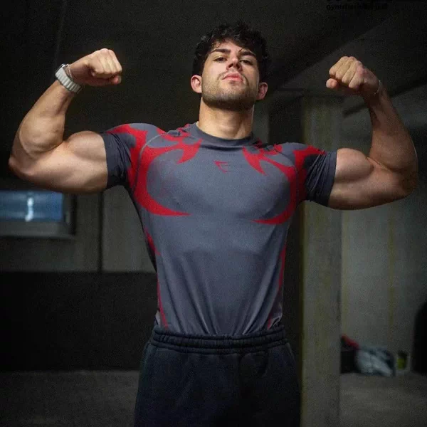GYM seamless slim fit high elasticity T-shirt for men's sports and fitness, short sleeved running, basketball training, quick drying tight fitting clothes