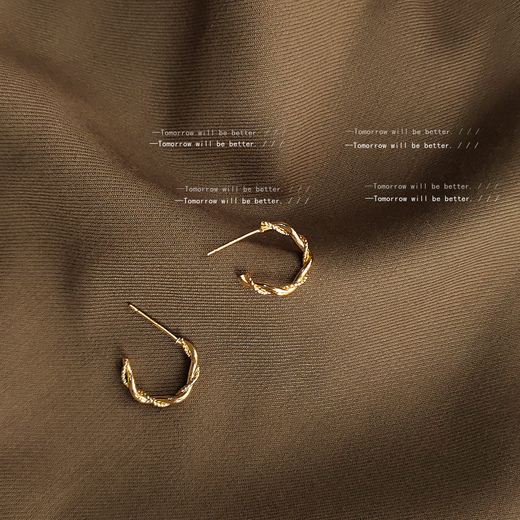 Twisted Hoop Earrings! Silver-Plated Needles with 14K Plating, Simple and Compact, Suitable for Daily Wear, C-Shaped Geometric Stud Earrings for Women