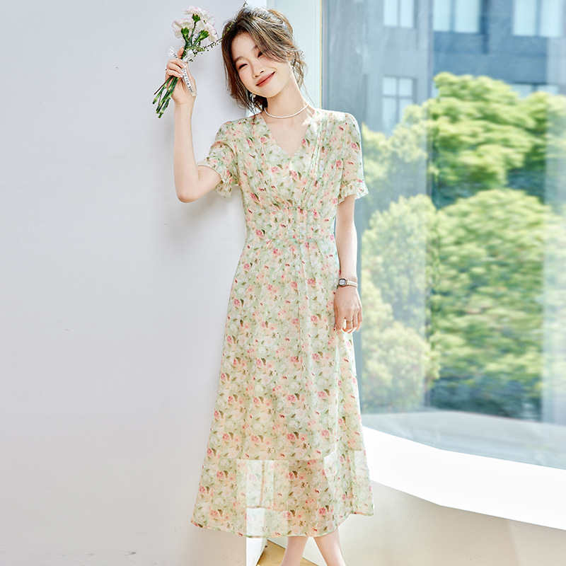 Elegant Draped Short-sleeved Waist Chiffon Dress for Women 2025 Summer New Style Elegant V-neck French Over-the-Knee dress