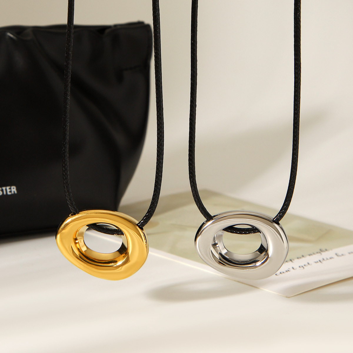 Trendy European and American Titanium Steel Necklace with Unique Design, Hollow-Out Clavicle Chain, Non-Fading, Popular Cross-Border Stainless Steel Jewelry
