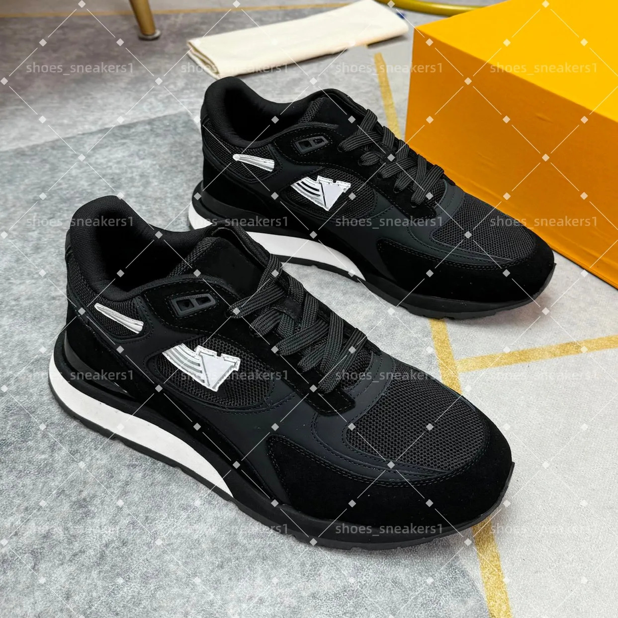 In-Stock Stylish Color-Blocked Casual Shoes, Wear-Resistant Upper, Thick Sole, Non-Slip, Trendy Versatile Sneakers for Everyday Wear QC-foto från 1688 på Qualit.ly