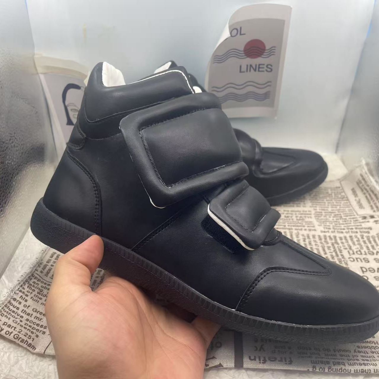 In-Stock Foreign Trade New High-Top Training Shoes, Flat Round-Toe Velcro High-Top Sneakers, Unisex Classic Martin Boots