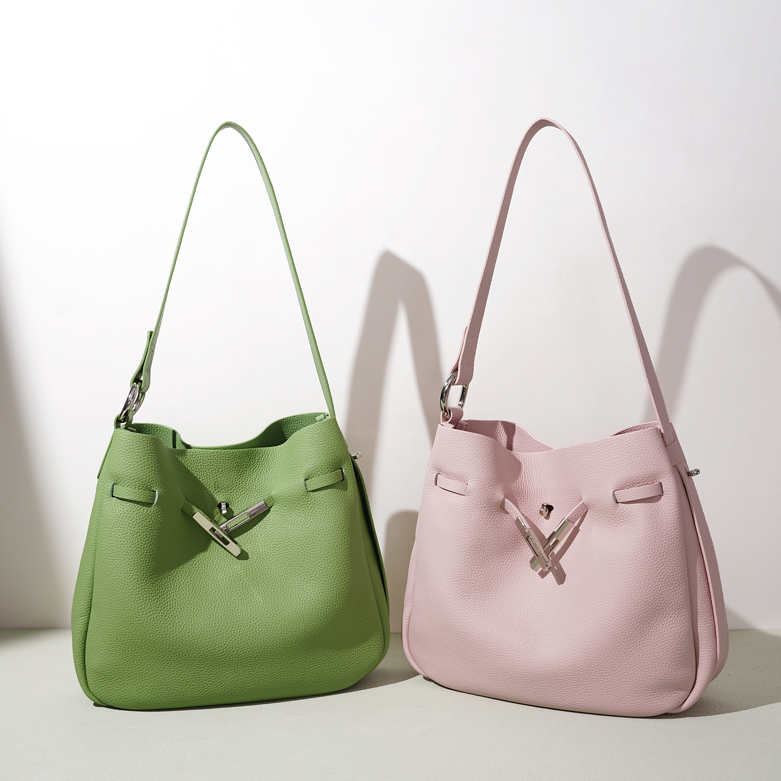 2026 New Model Genuine Leather High-End Bucket Bag, Large Capacity Casual Shoulder Bag, Niche Design, Simple Crossbody Bag for Women