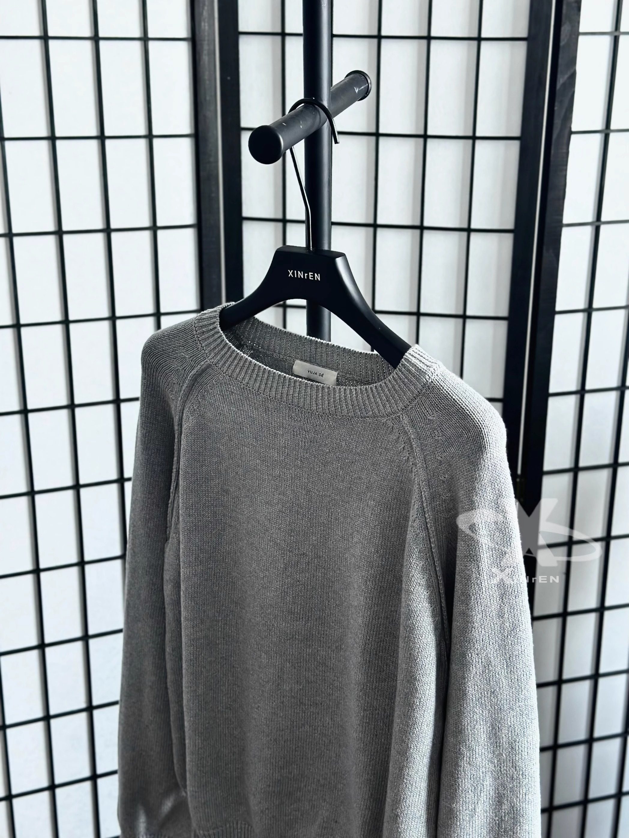 XINREN VUJADE007 Grey Sweater