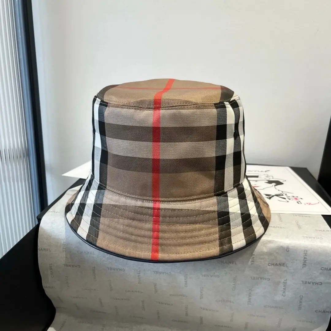 Original single fisherman's hat of Burb**, custom-made with high quality.