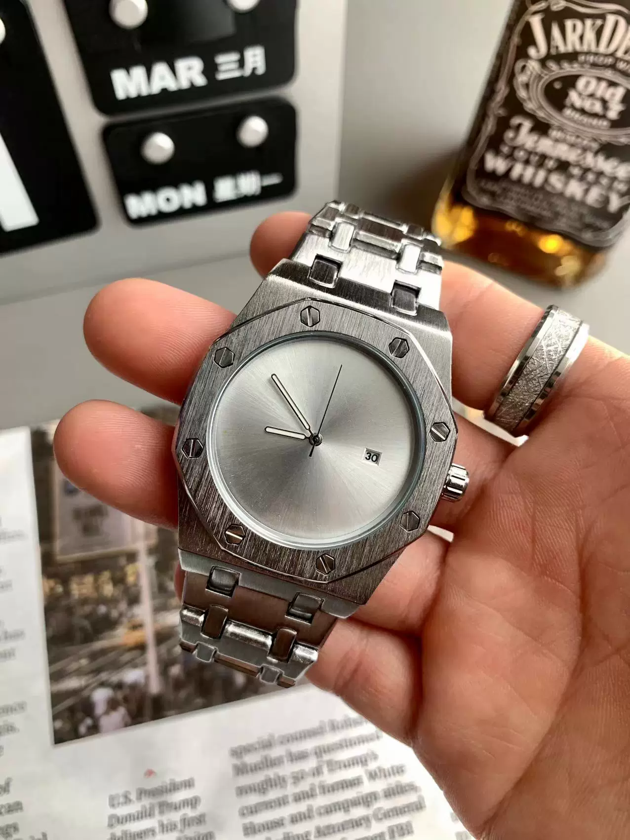 No-Logo Square Watch for Men, Niche Design, High-End Feel, Silver Steel Band, Calendar, Minimalist Style, Student Quartz Watch