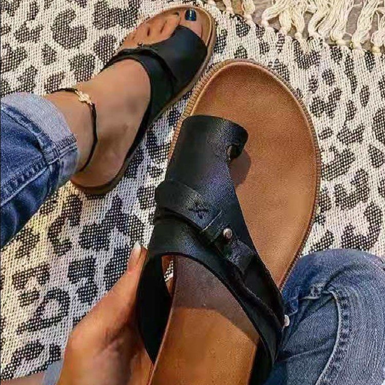 Independent station large size 2021 new platform slippers women's casual flat toe female sandals cross-border women's shoes in stock