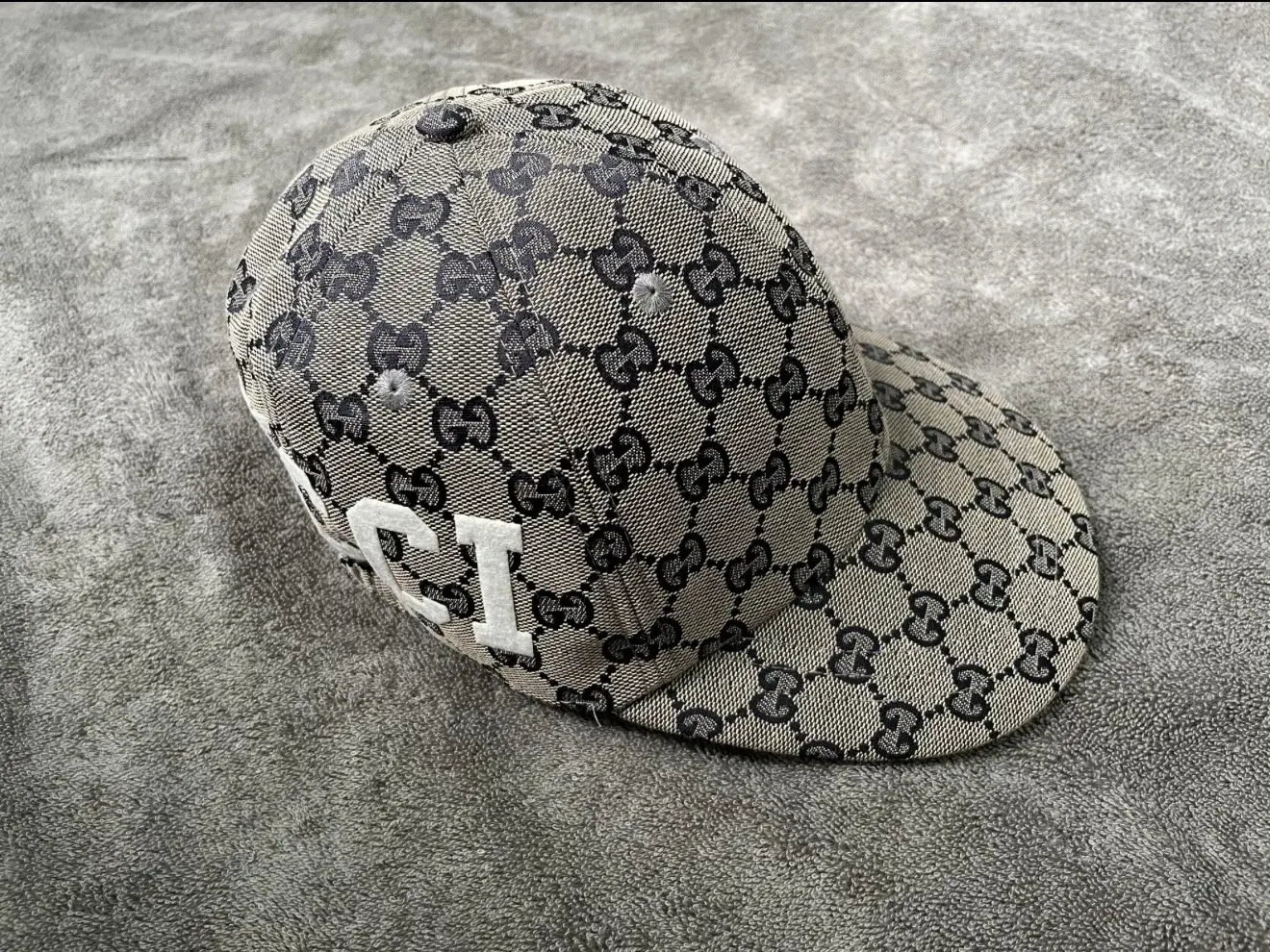 GUCCI 经典G字母舒适 棒球帽 米色