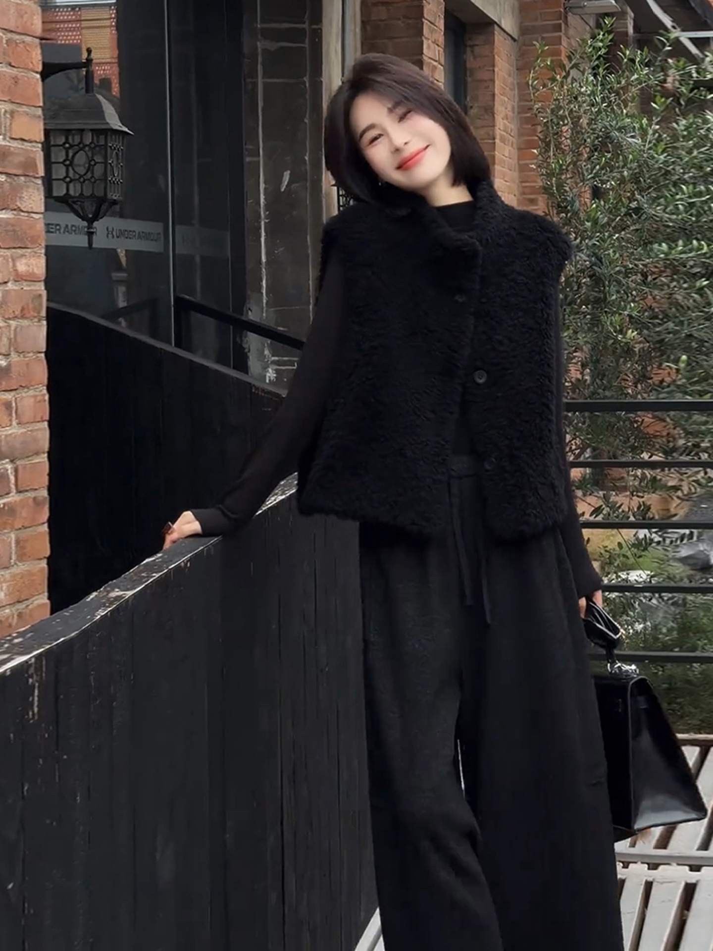Commuter Style Black Lamb Wool Vest for Women, Single-Breasted Stand Collar, Light Luxury High-End Layered Vest Jacket, Winter Style