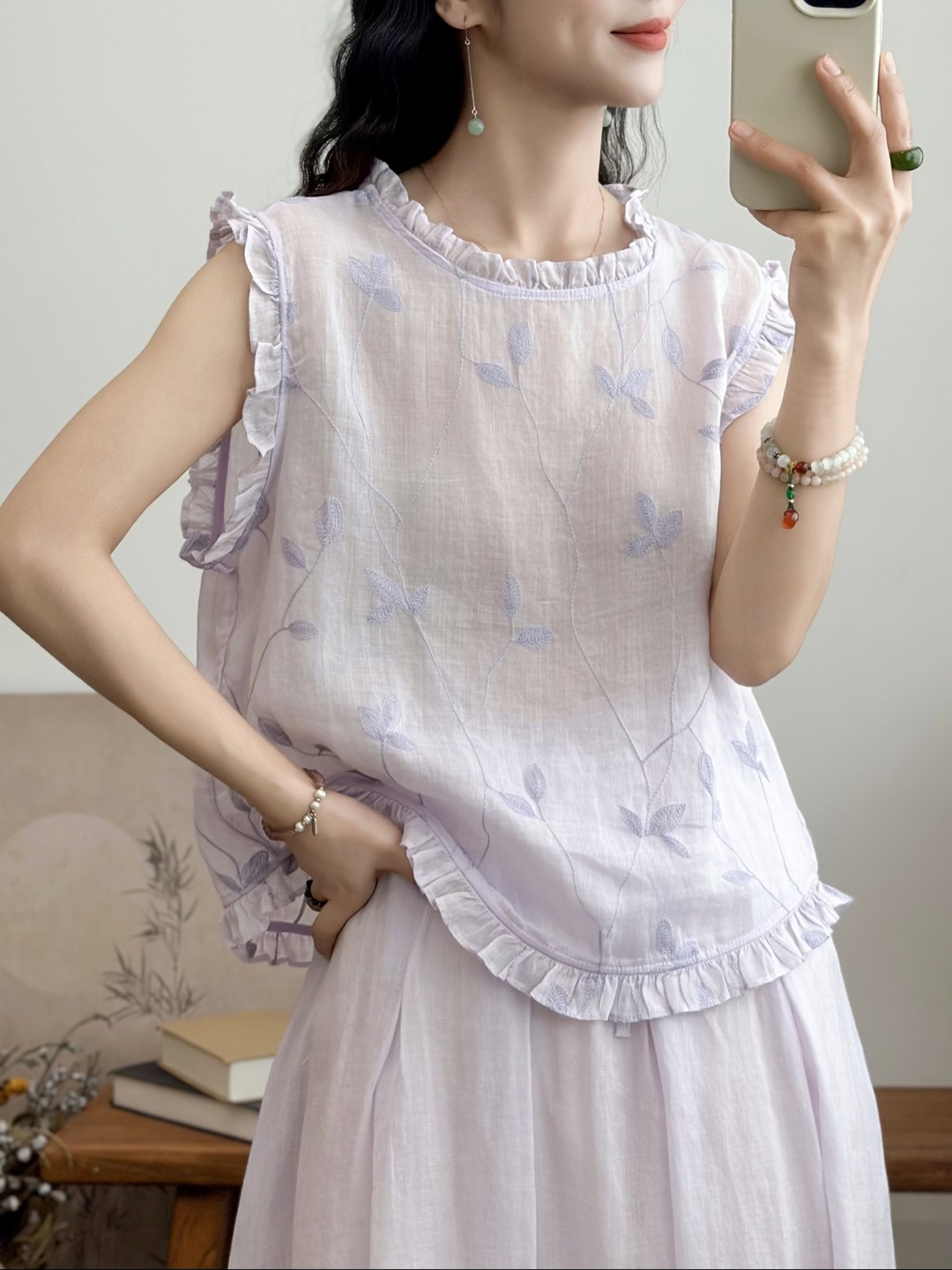 2026 Summer New Embroidered Sleeveless Shirt for Women, Loose Fit with Ruffled Edges, Round Neck, Thin Style, Artistic and Fresh Top