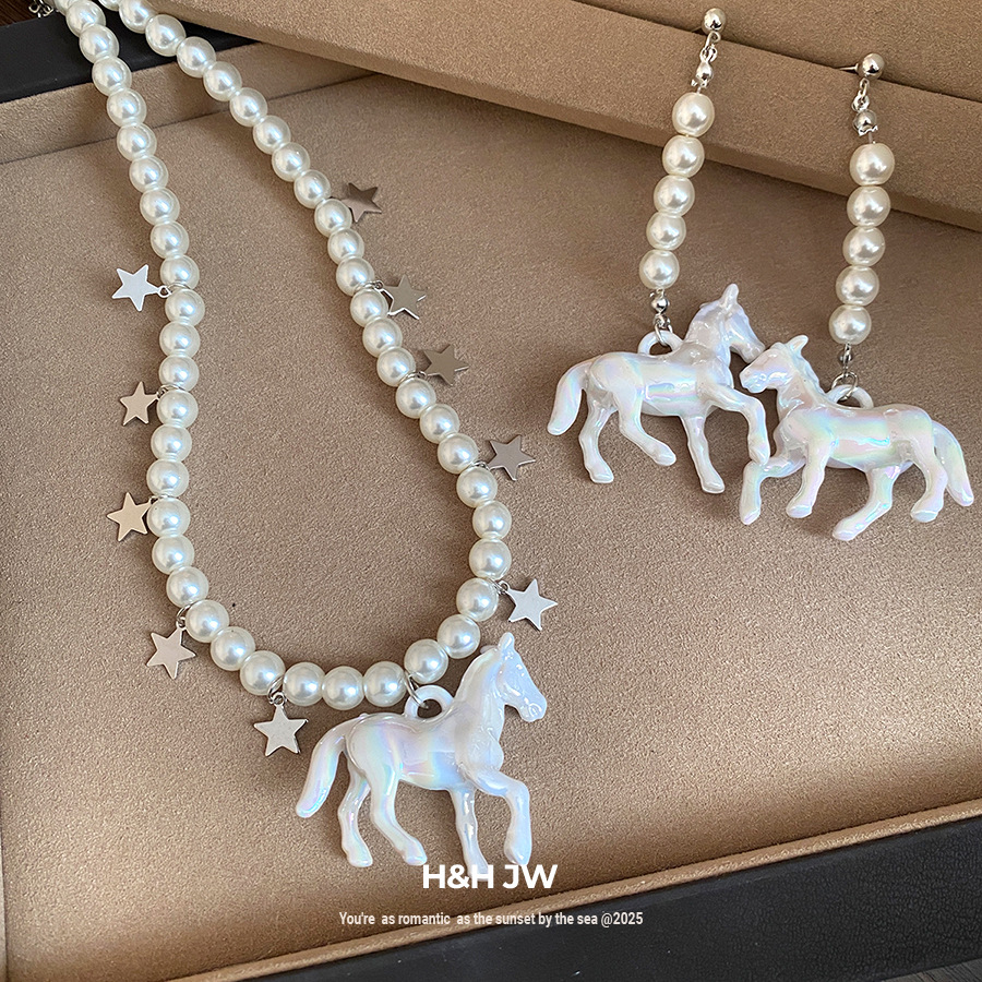 French-Style Pearl Beaded Pony Pendant Earrings and Necklace Set, Simple and Fashionable Clavicle Chain, Niche High-End Jewelry